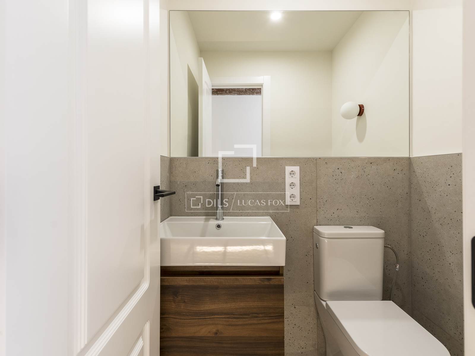 Huoneisto Barcelona, Espanja 2 makuuhuonetta, 75 m2 No. 160840