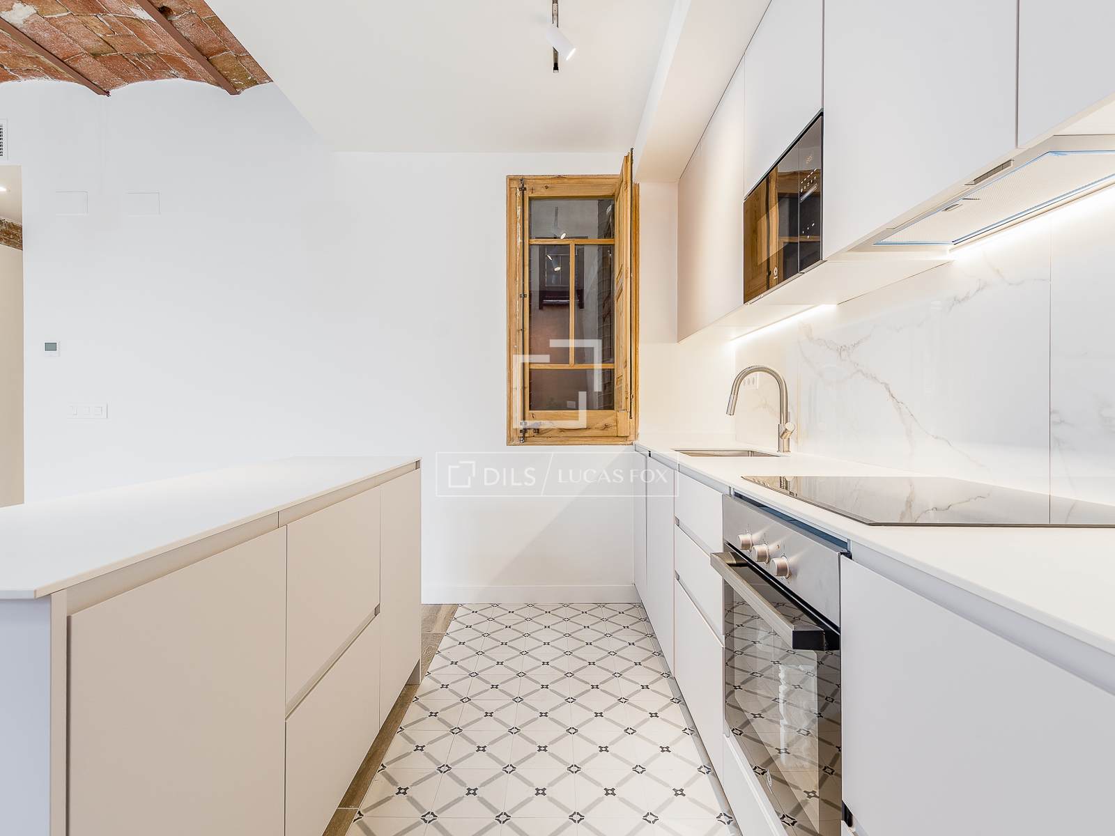 Huoneisto Barcelona, Espanja 2 makuuhuonetta, 75 m2 No. 160840