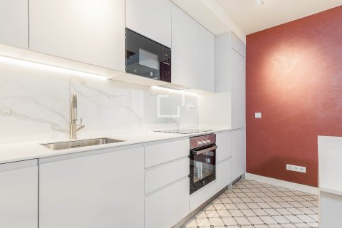 Dzīvoklis pārdošanā Barcelona, Spānijā 2 istabas, 75 m2 Nr. 160840 - attēls 2