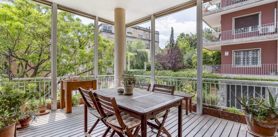 Huoneisto Barcelona, Espanja 6 makuuhuonetta, 392 m2 No. 160839