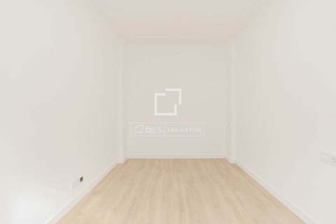 Apartament w Barcelona, Hiszpania 3 sypialnie, 66 mkw. nr 160844 – zdjęcie 17