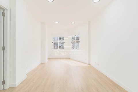 Apartament w Barcelona, Hiszpania 3 sypialnie, 66 mkw. nr 160844 – zdjęcie 2