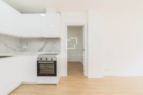 Apartament w Barcelona, Hiszpania 3 sypialnie, 66 mkw. nr 160844 – zdjęcie 4