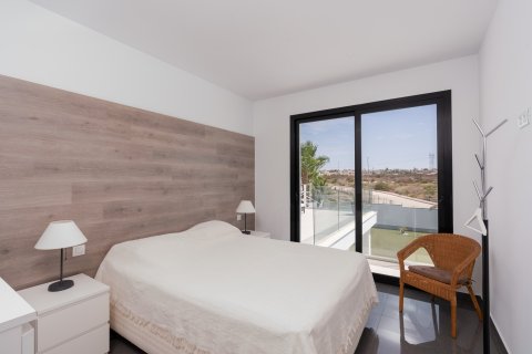 Villa till salu La Marina, Alicante, Spanien 4 sovrum, 249 kvm. Nr. 114764 - foto 16