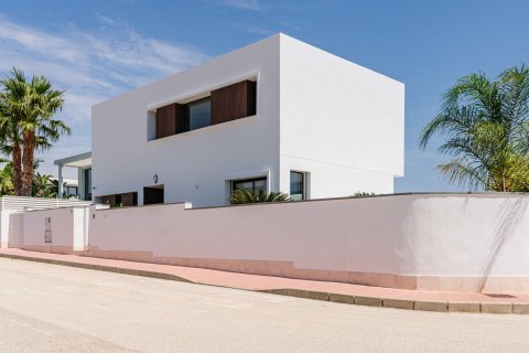 Villa till salu La Marina, Alicante, Spanien 4 sovrum, 249 kvm. Nr. 114764 - foto 2