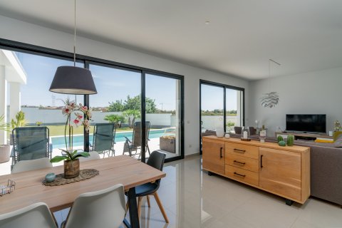 Villa till salu La Marina, Alicante, Spanien 4 sovrum, 249 kvm. Nr. 114764 - foto 7
