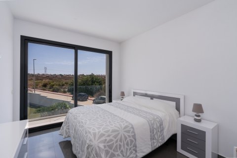 Villa till salu La Marina, Alicante, Spanien 4 sovrum, 249 kvm. Nr. 114764 - foto 18