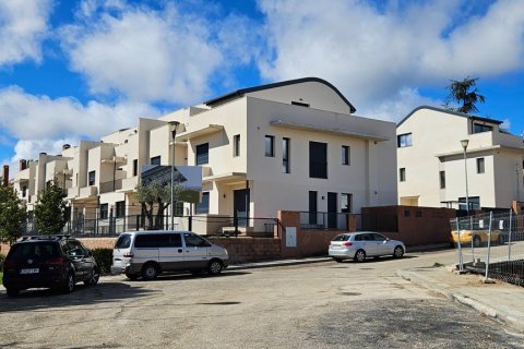 Talo myytävänä Pozuelo de Alarcon, Madrid, Espanja, 5 makuuhuonetta, 285.63 m2 No. 107584 - kuva 1
