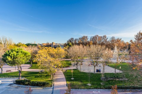 Talo myytävänä Pozuelo de Alarcon, Madrid, Espanja, 5 makuuhuonetta, 285.63 m2 No. 107584 - kuva 25