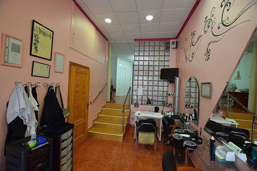 Gewerbeimmobilien in Torrevieja, Alicante, Spanien 1 Schlafzimmer, 90 m2 Nr. 103539