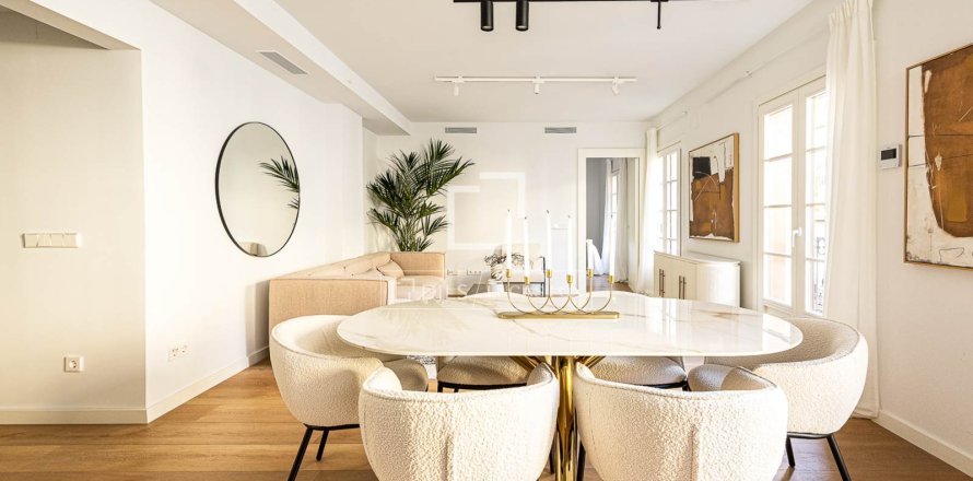 Wohnung in Barcelona, Spanien 3 Schlafzimmer, 108 m2 Nr. 150727