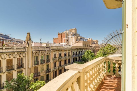 Huoneisto myytävänä Barcelona, Espanja, 3 makuuhuonetta, 113 m2 No. 150731 - kuva 3
