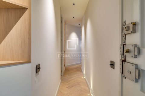 Huoneisto myytävänä Barcelona, Espanja, 3 makuuhuonetta, 113 m2 No. 150731 - kuva 19