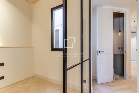 Huoneisto myytävänä Barcelona, Espanja, 3 makuuhuonetta, 113 m2 No. 150731 - kuva 23