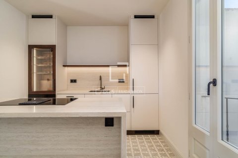 Huoneisto myytävänä Barcelona, Espanja, 3 makuuhuonetta, 113 m2 No. 150731 - kuva 9