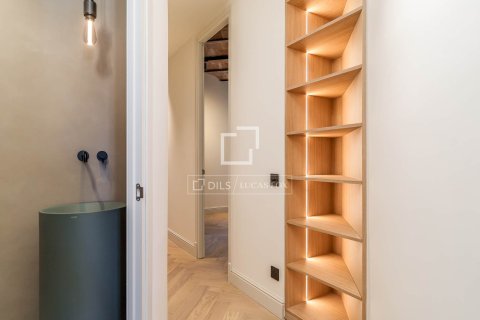 Huoneisto myytävänä Barcelona, Espanja, 3 makuuhuonetta, 113 m2 No. 150731 - kuva 21