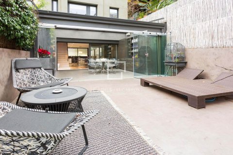 Villa for sale in Barcelona, Spain 5 bedrooms, 327 sq.m. No. 150732 - photo 7