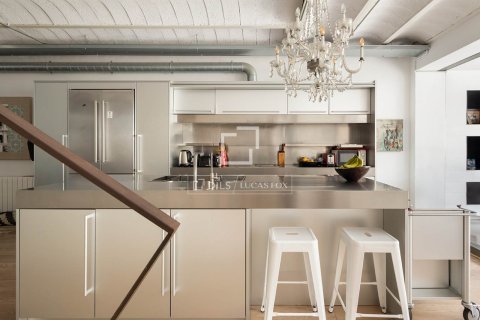 Villa for sale in Barcelona, Spain 5 bedrooms, 327 sq.m. No. 150732 - photo 11