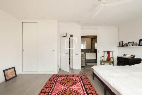 Villa for sale in Barcelona, Spain 5 bedrooms, 327 sq.m. No. 150732 - photo 27