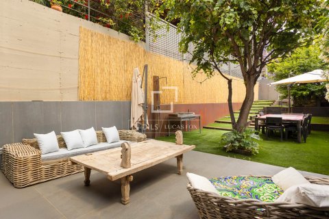 Villa for sale in Barcelona, Spain 5 bedrooms, 327 sq.m. No. 150732 - photo 2