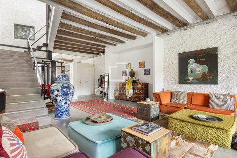 Villa for sale in Barcelona, Spain 5 bedrooms, 327 sq.m. No. 150732 - photo 18