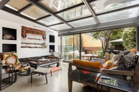 Villa for sale in Barcelona, Spain 5 bedrooms, 327 sq.m. No. 150732 - photo 4