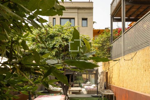 Villa for sale in Barcelona, Spain 5 bedrooms, 327 sq.m. No. 150732 - photo 14