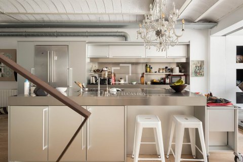 Villa for sale in Barcelona, Spain 5 bedrooms, 327 sq.m. No. 150732 - photo 9