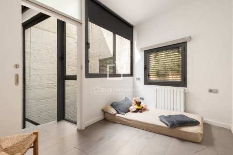 Villa for sale in Barcelona, Spain 5 bedrooms, 327 sq.m. No. 150732 - photo 28
