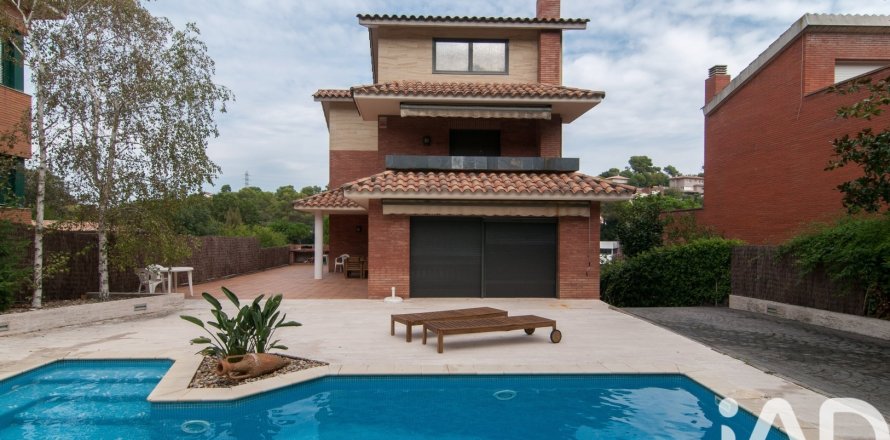 Talo Sant Cugat Del Valles, Barcelona, Espanja 4 makuuhuonetta, 348 m2 No. 172099
