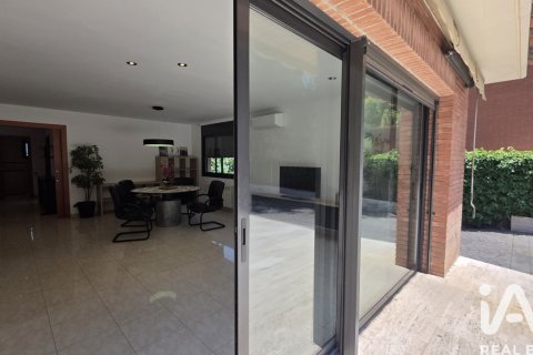 Talo vuokrattavana Sant Cugat Del Valles, Barcelona, Espanja, 4 makuuhuonetta, 348 m2 No. 172099 - kuva 9