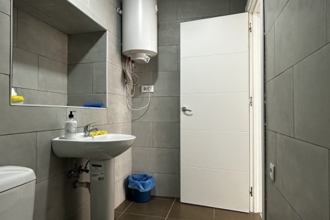 Liikekiinteistö vuokrattavana La Baneza, Leon, Espanja , 41 m2 No. 172102 - kuva 5
