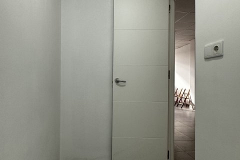 Liikekiinteistö vuokrattavana La Baneza, Leon, Espanja , 41 m2 No. 172102 - kuva 4