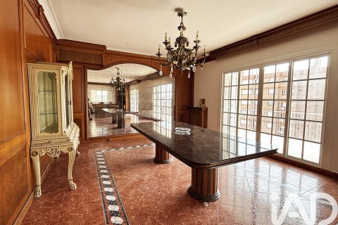 Huoneisto vuokrattavana Barcelona, Espanja, 5 makuuhuonetta, 242 m2 No. 172103 - kuva 4