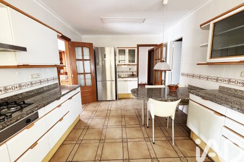 Huoneisto vuokrattavana Barcelona, Espanja, 5 makuuhuonetta, 242 m2 No. 172103 - kuva 16