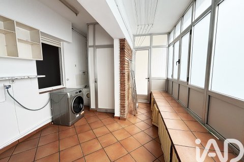 Huoneisto vuokrattavana Barcelona, Espanja, 5 makuuhuonetta, 242 m2 No. 172103 - kuva 18