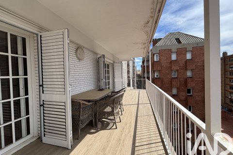 Huoneisto vuokrattavana Barcelona, Espanja, 5 makuuhuonetta, 242 m2 No. 172103 - kuva 2