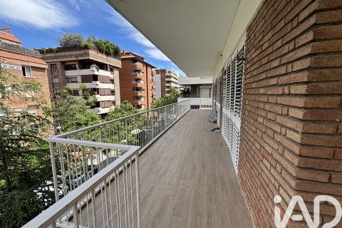 Huoneisto vuokrattavana Barcelona, Espanja, 5 makuuhuonetta, 242 m2 No. 172103 - kuva 26