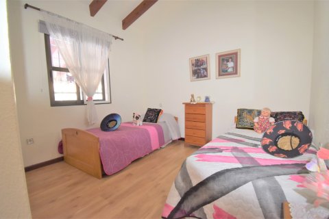 Villa for sale Villamartin, Alicante, Spain 4 bedrooms, 325 sq.m. No. 136978 - photo 11