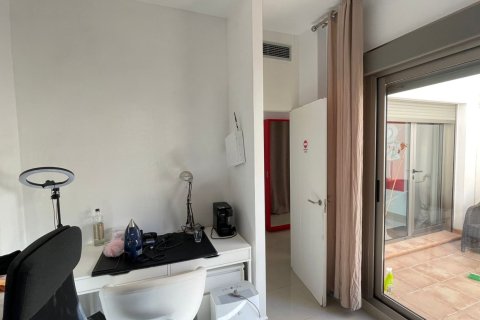 Paritalo myytävänä Punta Prima, Alicante, Espanja, 3 makuuhuonetta, 146 m2 No. 136972 - kuva 14