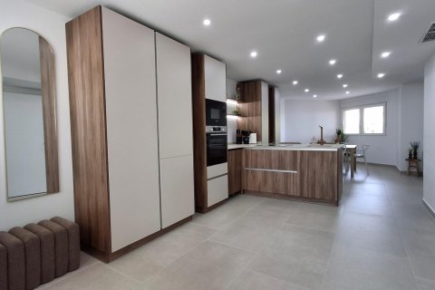 Продажа квартиры в Торревьеха, Аликанте, Испания 2 спальни, 105м2 №189068 - фото 2