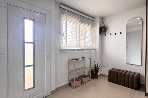 Apartment for sale in Torrevieja, Alicante, Spain 2 bedrooms, 89 sq.m. No. 189069 - photo 2