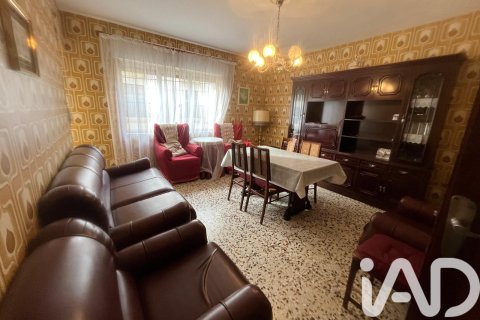 Apartment for sale in Ciudad Rodrigo, Salamanca, Spain 3 bedrooms, 119 sq.m. No. 185075 - photo 9