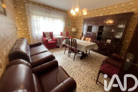 Apartment for sale in Ciudad Rodrigo, Salamanca, Spain 3 bedrooms, 119 sq.m. No. 185075 - photo 6