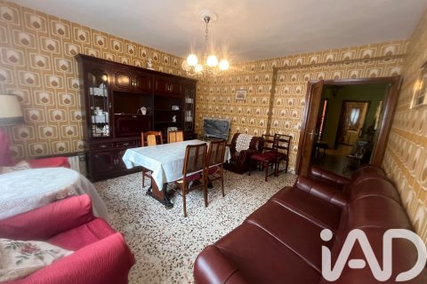 Apartment for sale in Ciudad Rodrigo, Salamanca, Spain 3 bedrooms, 119 sq.m. No. 185075 - photo 7
