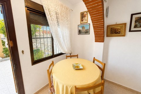 Bungalow in vendita a Torrevieja, Alicante, Spagna 3 camere da letto, 52 mq. N° 195896 - foto 6