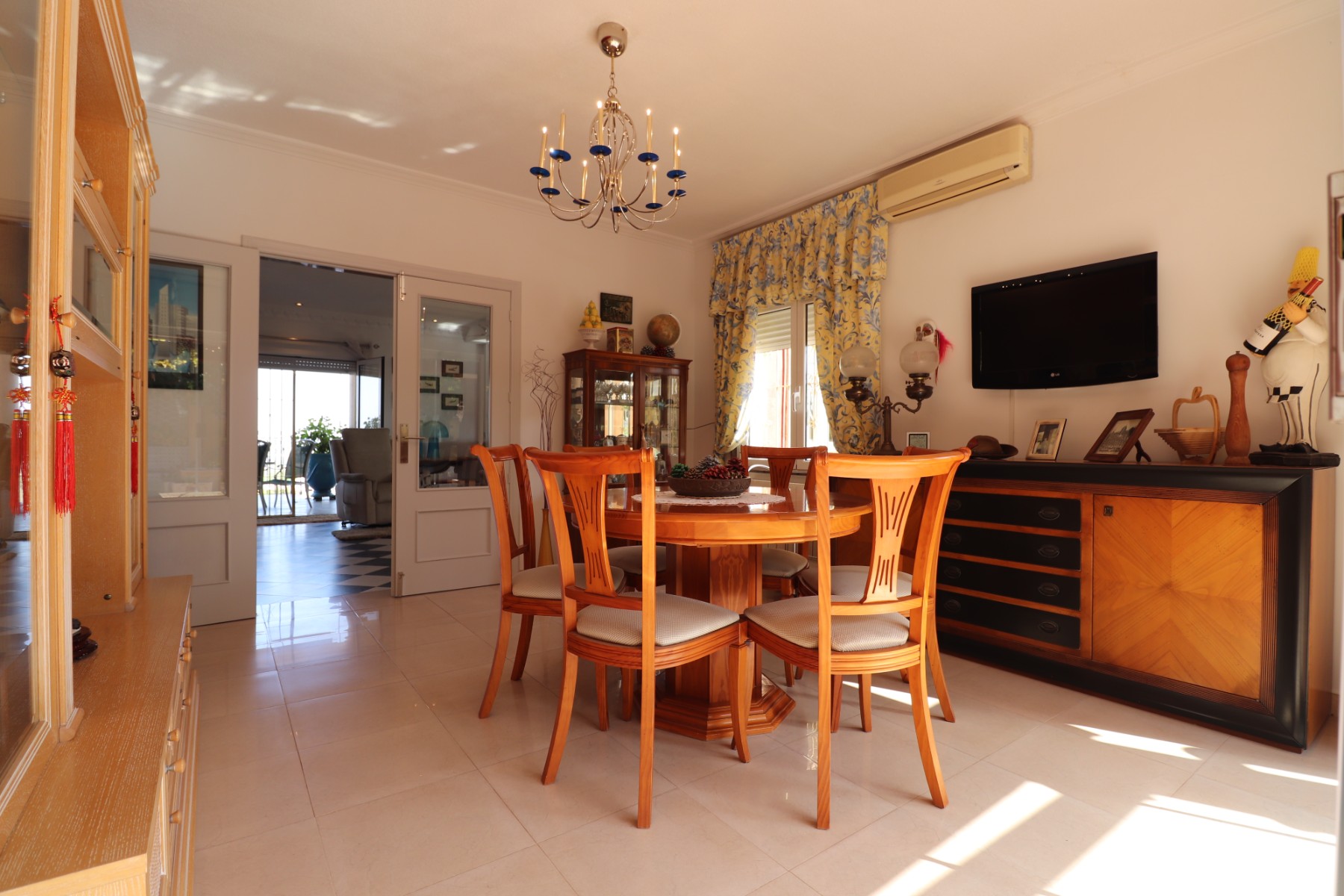 Villa i Algorfa, Alicante, Spanien 3 sovrum, 264 kvm. Nr. 146582