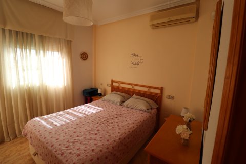 Casa adosada en venta en Alicante, España 3 dormitorios, 90 m2 No. 140156 - foto 23