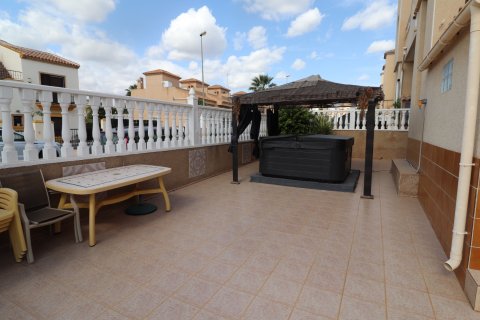 Casa adosada en venta en Alicante, España 3 dormitorios, 90 m2 No. 140156 - foto 2