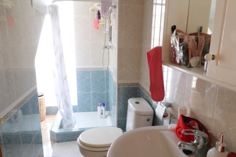 Casa adosada en venta en Alicante, España 3 dormitorios, 90 m2 No. 140156 - foto 18